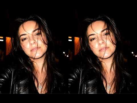 (2) - Valentina Malivojević - CHROME ON MY TEETH - Trap, Rap - 1 Song - 2 Version - English Language